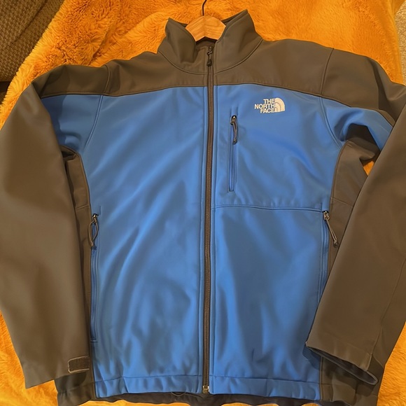 Men’s The North Face Jacket - Picture 2 of 12